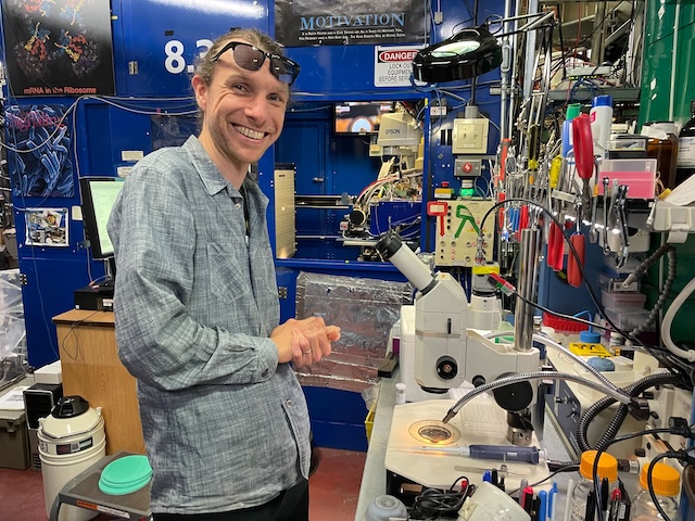 Steve at ALS beamline 8.3.1